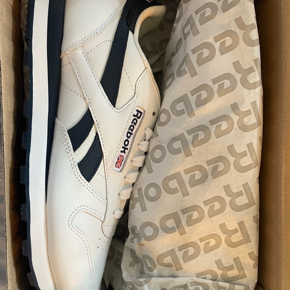 Reebok Men’s Classic Runner - Cream with Black Stripes